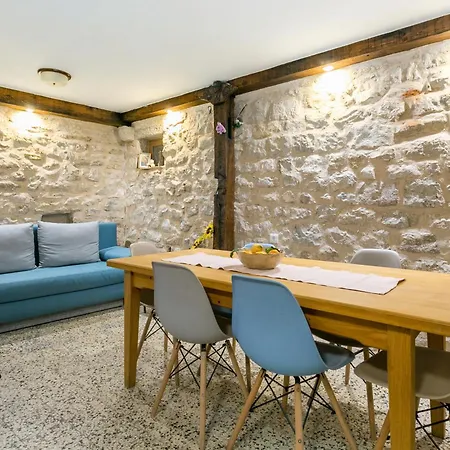 Nyaraló Seaside House Kastel Novi, - 22292 Kaštela