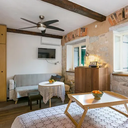 Seaside House Kastel Novi, - 22292 Feriehus *